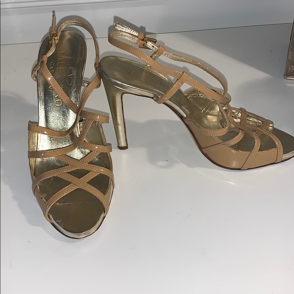 Authentic Valentino heels 36 1/2 - Picture 1 of 6
